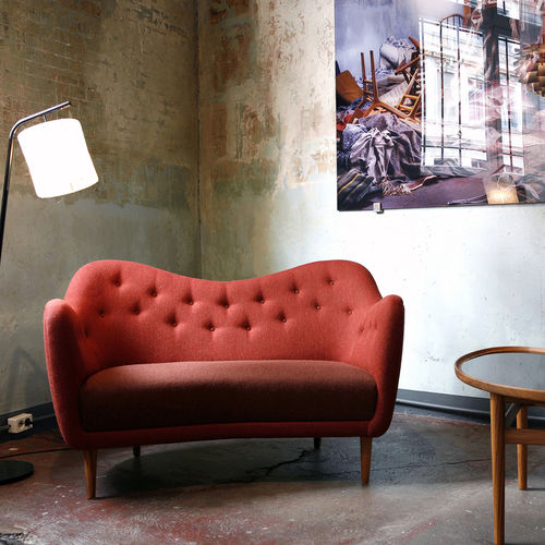 Sofá de design escandinavo - 46 - House of Finn Juhl – Onecollection - em tecido / vermelho / em teca