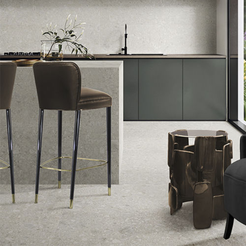 Cadeira alta contemporânea - DALYAN COUNTER - BRABBU DESIGN FORCES - para ambiente interno / em couro / com base em madeira laqueada