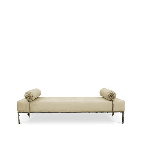 Divã clássico - PRIVÊ BENCH - KOKET Love Happens - em veludo / metálico / com base em latão