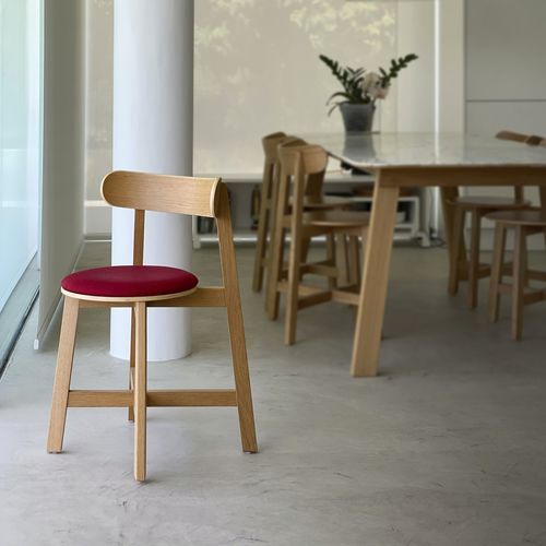 Cadeira contemporânea - RODA - Branca-Lisboa - para ambiente interno / em carvalho / em madeira de freixo