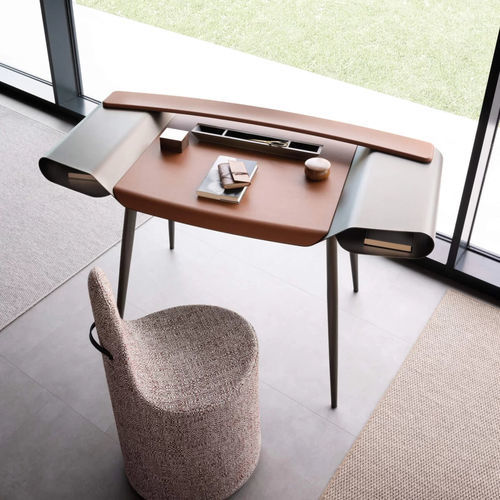 Mesa secretária de piso - Gulliver - Presotto - contemporânea / em couro / reta