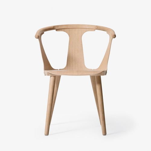 Cadeira contemporânea - IN BETWEEN  - Andtradition - para ambiente interno / em tecido / em couro
