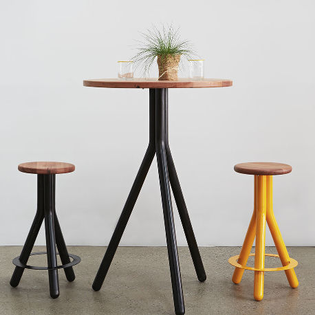 Banqueta alta de design minimalista - PIPE SERIES  - LifeSpaceJourney - em madeira de lei / com base em madeira de lei / com apoio para pés
