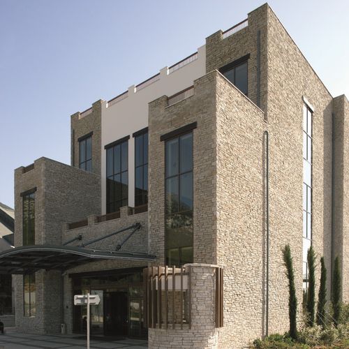 Revestimento de parede em concreto - CLASSIC : ISOLA CREAM - Mathios SA - para área externa / para ambiente interno / texturizado