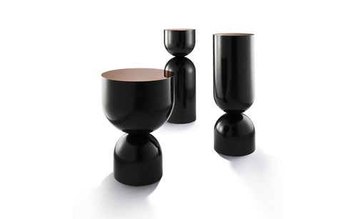 Mesa lateral contemporânea - TIME PIECE - SE LONDON - em madeira laqueada / em cerâmica / em cobre