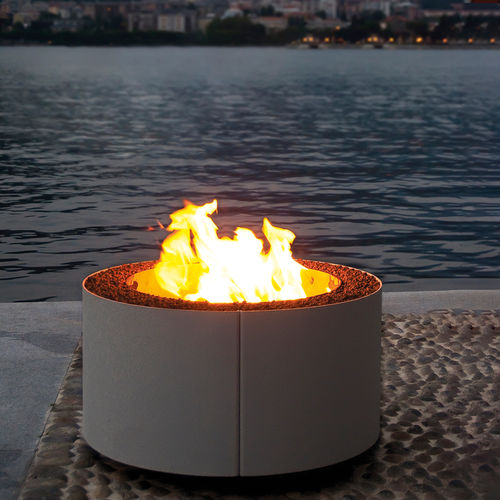 Braseiro de jardim a lenha - Mangiafuoco - Ak47 Design - em aço revestido a pó / redondo / branco