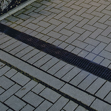 Calha de escoamento com grelha - HexDrain B 125 - ACO Building Drainage - em compósito / em polipropileno / grelha metálica