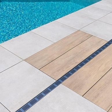 Calha de escoamento com grelha - StepDrain - ACO Building Drainage - grelha em aço / para pavimento / para pátio