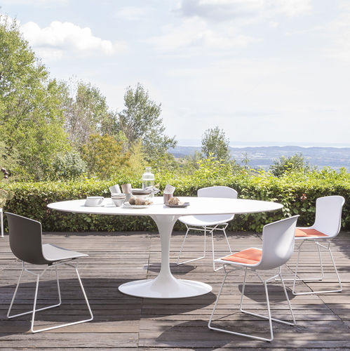 Mesa de jantar contemporânea - SAARINEN - Knoll international - em Solid Surface / em acrílico / em alumínio