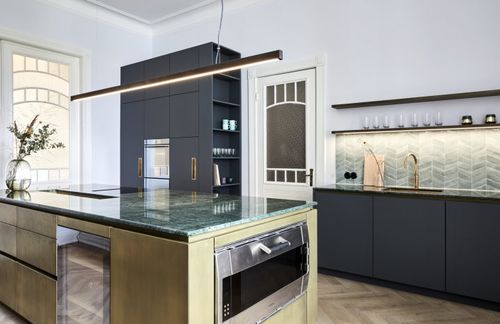 Cozinha contemporânea - MJ  - MYKILOS - em pedra / em linóleo / com ilha
