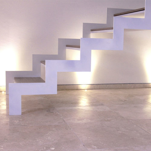 Degrau em pedra natural - Arredo di Pietra srl - em mármore travertino / sob medida / contemporâneo