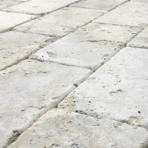 Pavimento em mármore travertino - PETRA CAIO - Arredo di Pietra srl - em pedra natural / para ambiente externo / para pátio