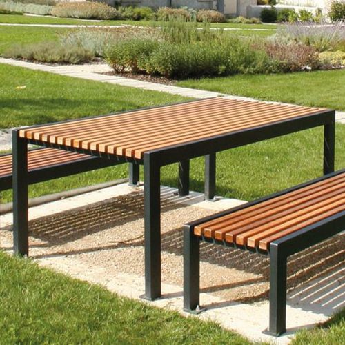 Mesa contemporânea - CINÉO  - univers & cité | mobilier urbain - em madeira / em aço / com base em aço