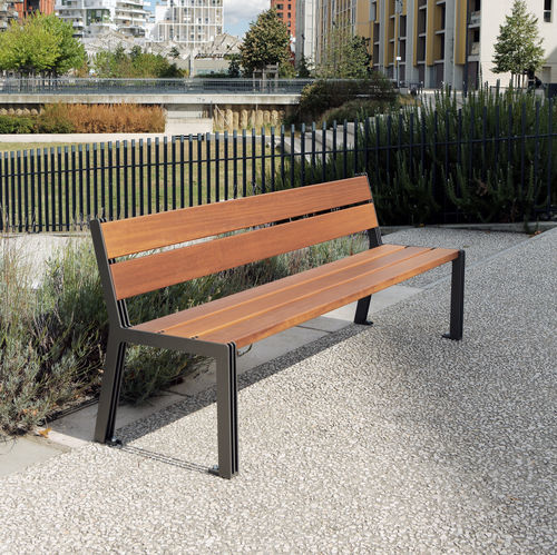 Banco para espaço público contemporâneo - ARLO - univers & cité | mobilier urbain - em madeira / em aço revestido a pó / com encosto