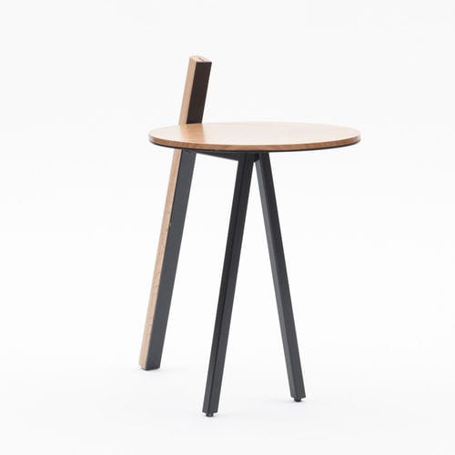 Mesa lateral de design minimalista - ORION - SOCA - em madeira / com base metálica / redonda