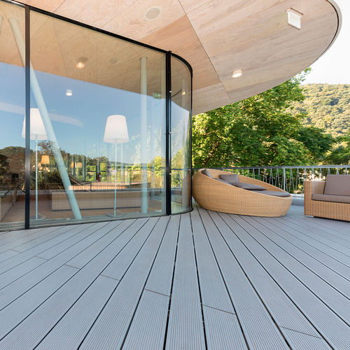 Tábua de deck em madeira plástica - ROBUST - NATURinFORM GmbH - efeito de madeira / da linha comercial / com certificação PEFC