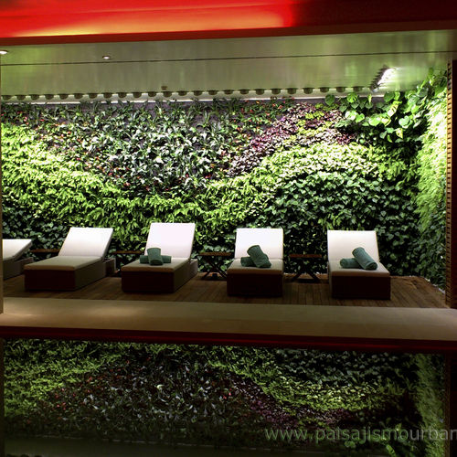 Parede verde de plantas naturais - CASTELL SON CLARET HOTEL - Paisajismo Urbano - em painel modular / natural / para ambiente interno
