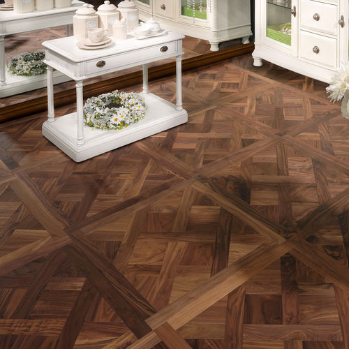 Piso estruturado - VERSAILLES - Coswick Hardwood - em nogueira americana / oleado / colado