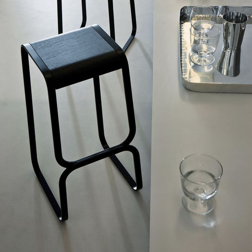 Banqueta alta contemporânea - CONTINUUM - Lapalma - em madeira / com base de aço revestido a pó / estofada