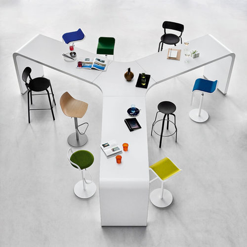 Mesa contemporânea - BRUNCH - Lapalma - em madeira / em laminado / com base metálica laqueada