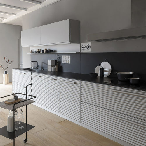 Cozinha contemporânea - CINQUETERRE  - SCHIFFINI - em alumínio / com pegas / de Vico Magistretti