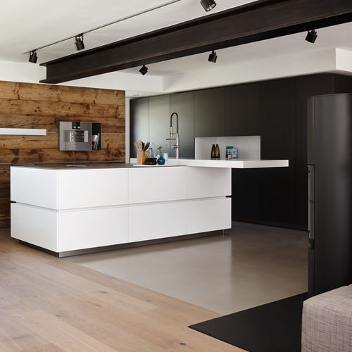 Cozinha contemporânea - Villa Innsbruck - eggersmann küchen GmbH & Co. KG - em madeira / em aço inoxidável / em laminado
