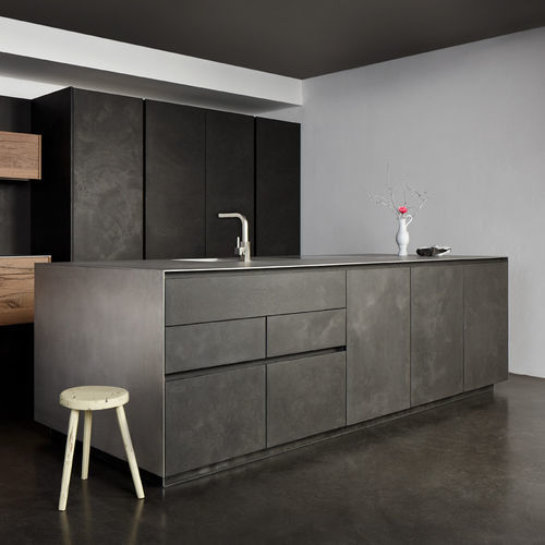 Cozinha contemporânea - E3.0 - eggersmann küchen GmbH & Co. KG - com folheado de madeira / em carvalho / em aço inoxidável
