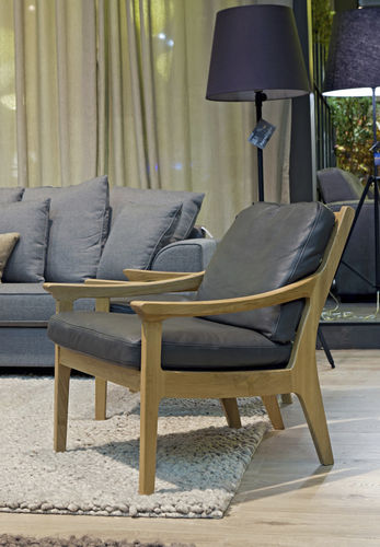 Poltrona contemporânea - REVIR - Furninova AB - em couro / em tecido / em madeira