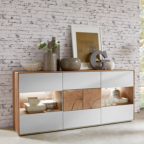 Buffet aparador alto - CAYA  - Hartmann Möbelwerke GmbH - contemporâneo / em carvalho / com prateleiras