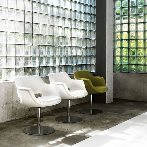 Cadeira para interlocutor contemporânea - KILTA - Martela - para ambiente interno / em couro / com base metálica