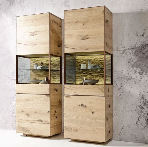 Vitrina contemporânea - V-Cube - Voglauer Möbelwerk Gschwandtner & Zwilling GmbH & Co. KG - em carvalho / metálica / com iluminação