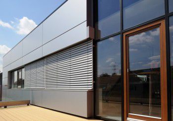 Revestimento de fachada em painéis - ALUBOND U.S.A GREEN - Alubond Europe - em compósito / metálico / refletivo