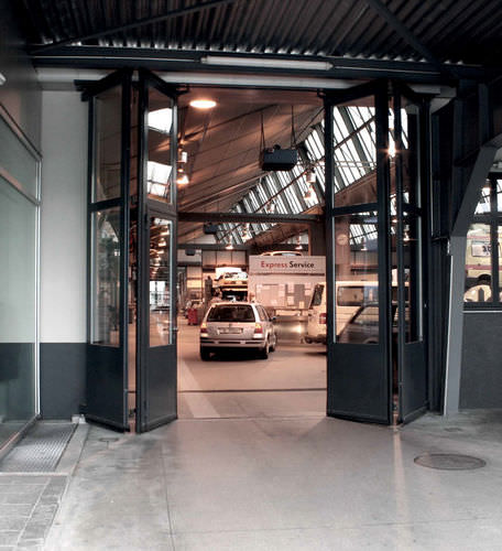 Automatismo para porta articulada - Drive mechanisms for sliding/folding doors  - Gilgen Door Systems AG 