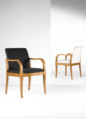 Cadeira para interlocutor contemporânea - SCARLET - Gunlocke - em tecido / com base em madeira / estofada