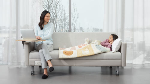 Sofá compacto - DREME&trade; - GLOBAL totaloffice - cama / contemporâneo / em laminado