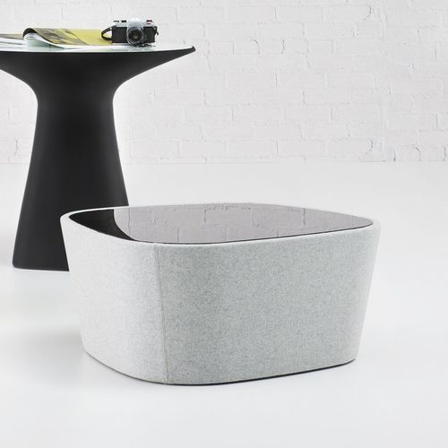 Mesa de centro contemporânea - Blom  - schiavello - em vidro / base com tecido / quadrada