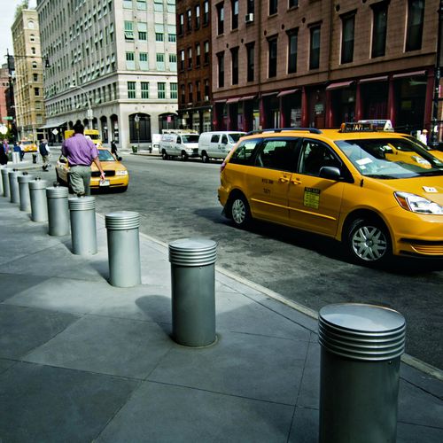 Poste balizador de iluminação para espaços públicos - ANNAPOLIS - landscapeforms - clássico / metálico / de LED