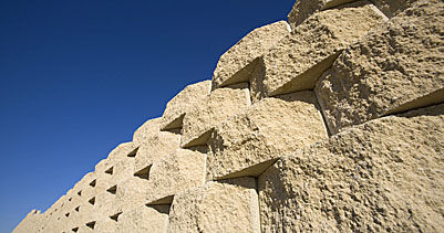 Bloco de concreto maciço - KEYSTONE® - Cultured Stone Products - para parede de retenção / para cerca de jardim / efeito pedra