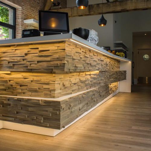 Placa de revestimento aparente em madeira - PL4  - V4 Woodflooring - para ambiente interno / texturizada / efeito de tijolo