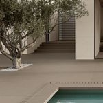 borda de piscina em grés porcelanato