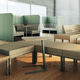 mesa lateral contemporânea / em MDF / com base em aço / quadrada