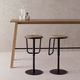 banqueta alta contemporânea / em madeira / com base em aço / com pé central